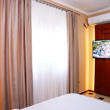 ホテル 15 By Nam Nam ティラナ