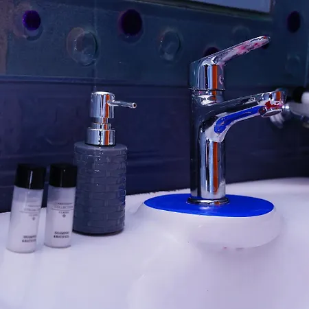 15 By Nam Nam Tirana