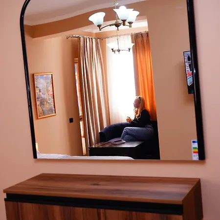 15 By Nam Nam Tirana