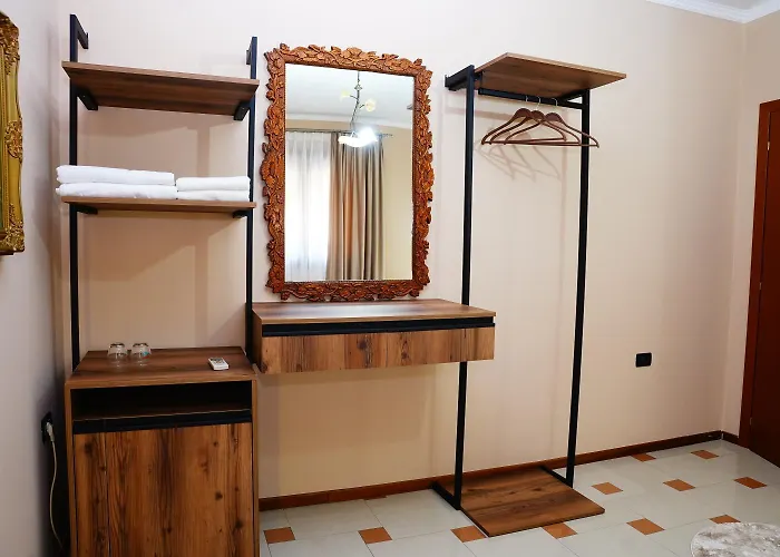 15 By Nam Nam 티라나