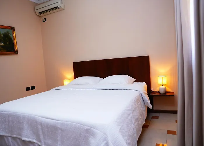 15 By Nam Nam 티라나