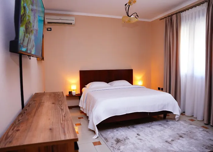 15 By Nam Nam 티라나