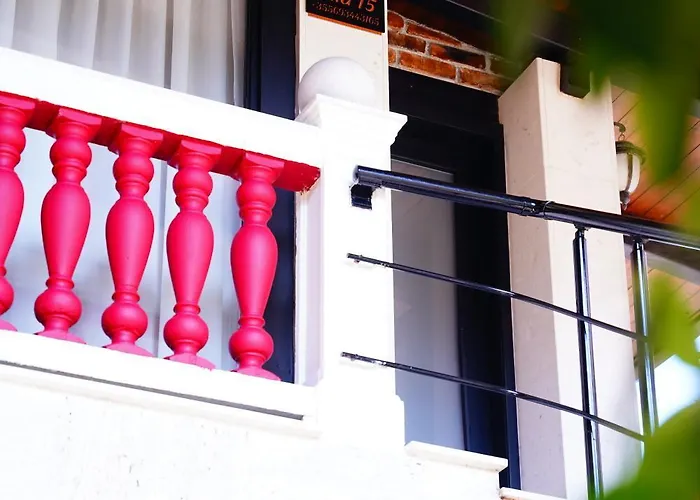 15 By Nam Nam 티라나